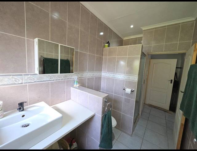 3 bed property to rent in VILLIERIA